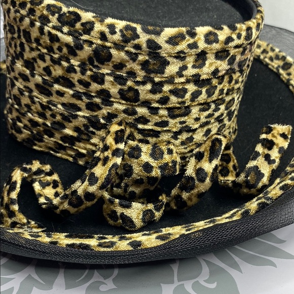Church Hat Leopard Print Women's Estate sale find - Picture 2 of 9